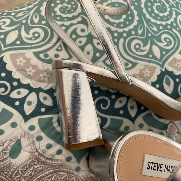 Steve Madden silver luxe heel - Picture 7 of 7